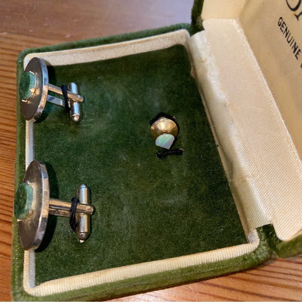 Vintage DANTE Gold Tone Cufflinks & Tie Tack Set with Genuine Jade In Velvet Box - Picture 9 of 16